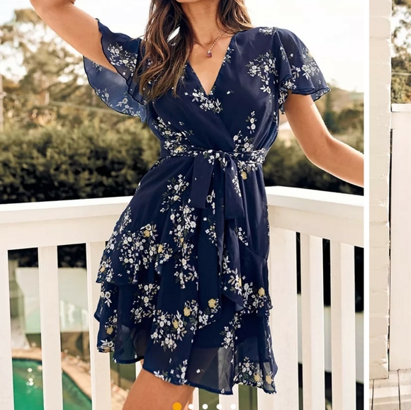 Hermine V-neck Floral Short Sleeve A-Shape Dress - Picture 4 of 4